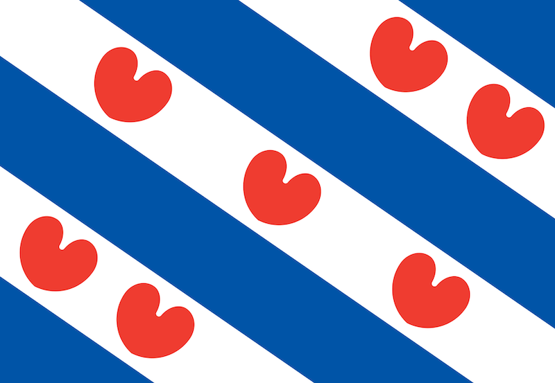 de Friese vlag, bestaande 4 blauwe en 3 witte schuine banen en 7 rode waterleliebladeren