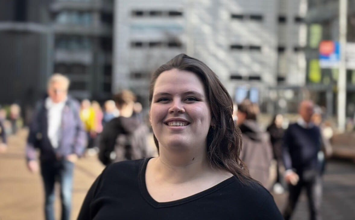 Portretfoto van Nine Claassen, informatiespecialist erfgoeddata bij het Netwerk Digitaal Erfgoed."